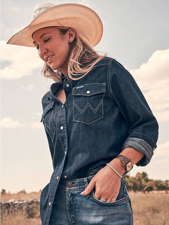 Wrangler Tops - Wrangler Women’s Iconic Western Snap Button Blue Denim Cowgirl Shirt